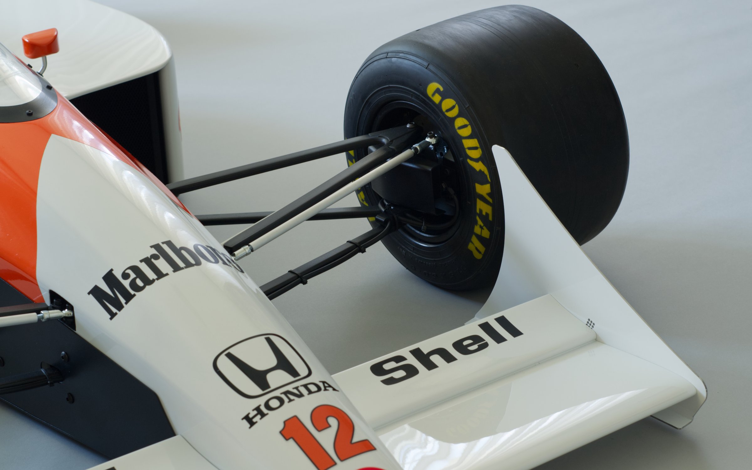 Front suspension detail