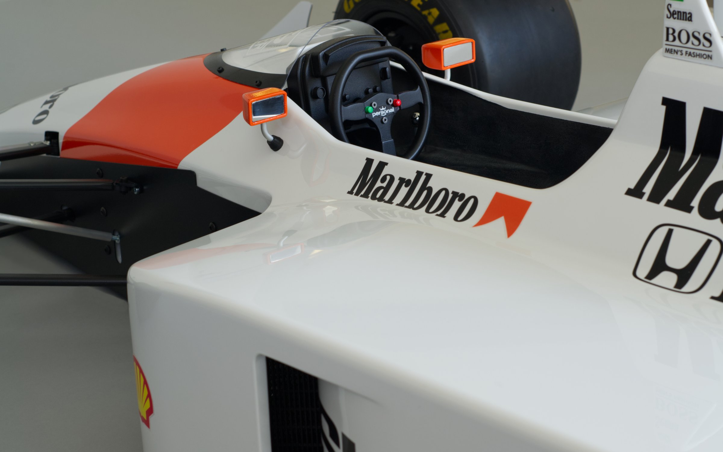 Project 01 — Cockpit und Seitenkasten